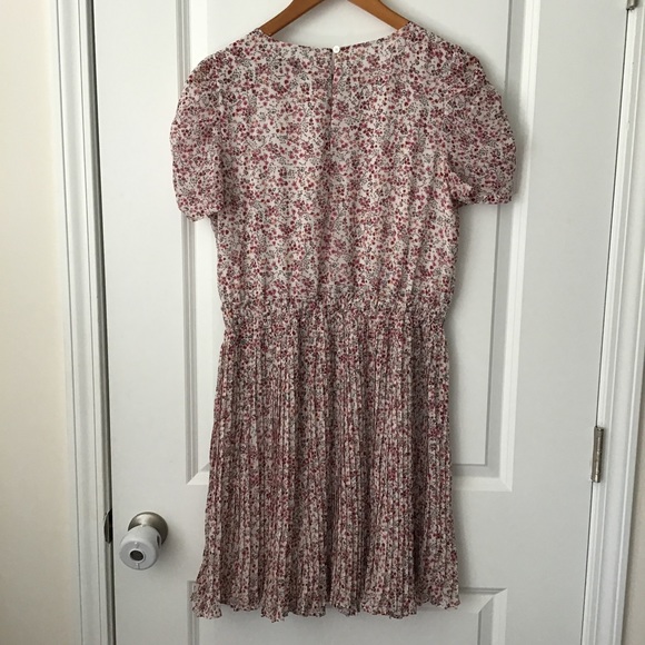 Ruched sleeve, pink and white floral print LOFT dress with pleated skirt - Picture 6 of 10